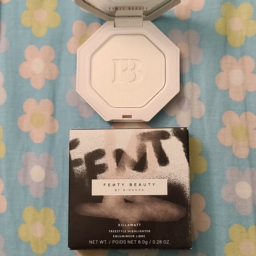 Fenty beauty Killawatt highlighter.